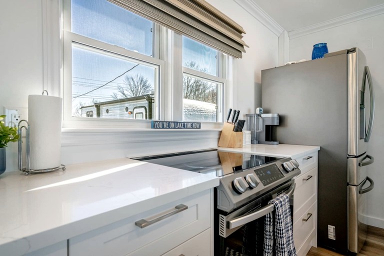 Cottages (Canada, Leamington, Ontario)