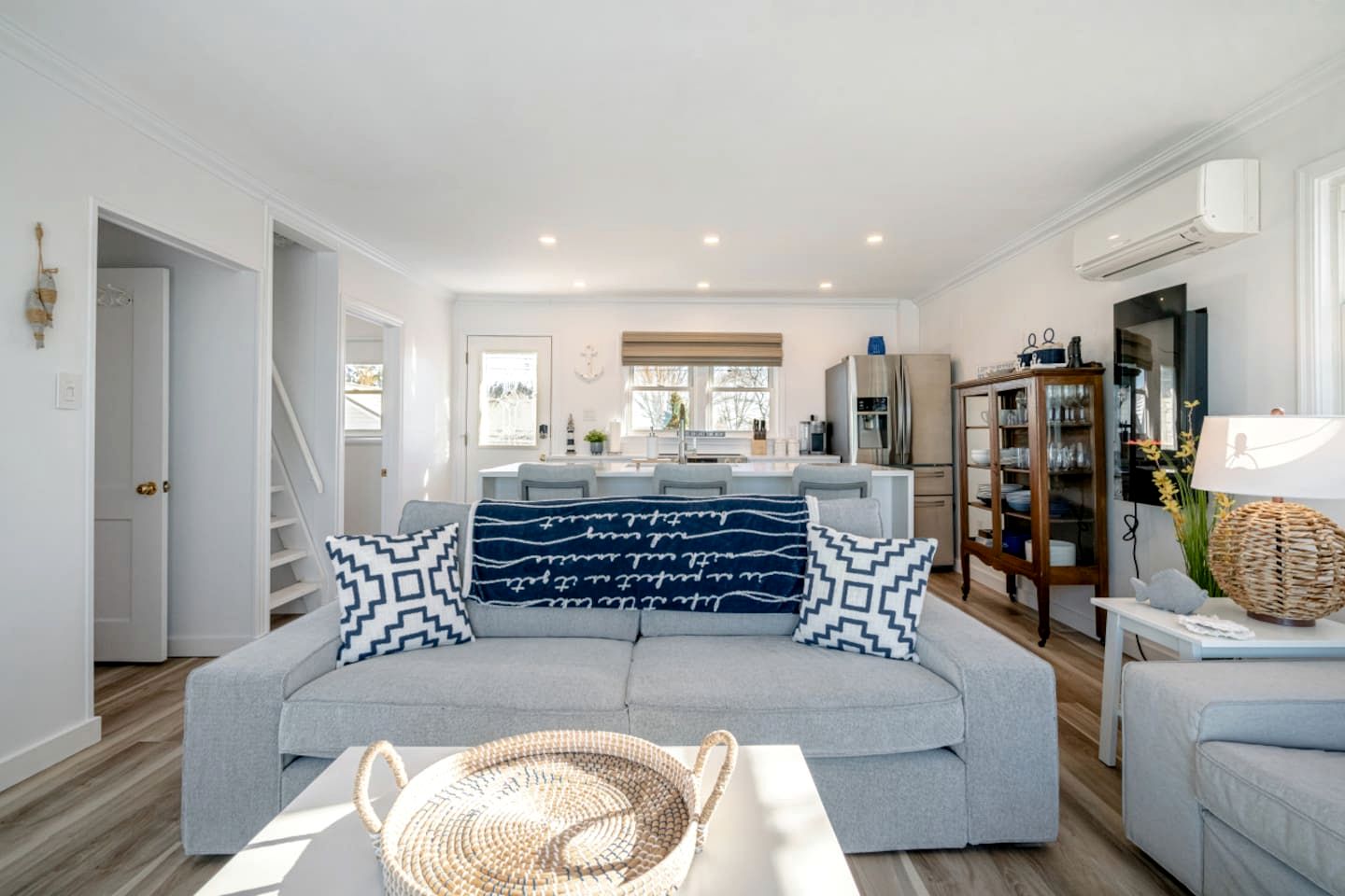 Stunning Cottage with Nice Views and Fire Pit in Leamington, Ontario