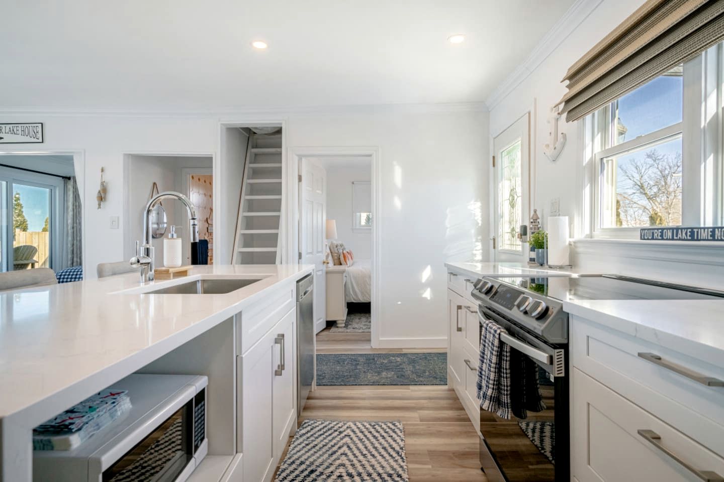 Stunning Cottage with Nice Views and Fire Pit in Leamington, Ontario