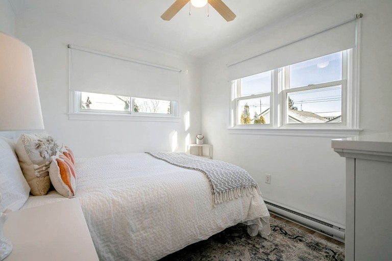 Cottages (Canada, Leamington, Ontario)