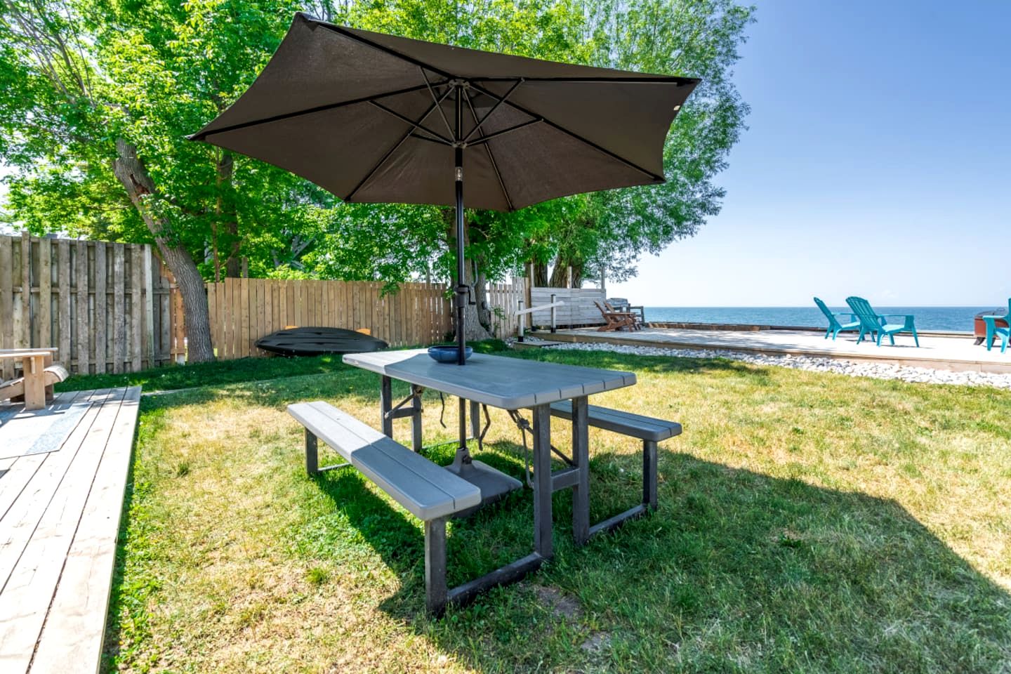 Stunning Cottage with Nice Views and Fire Pit in Leamington, Ontario