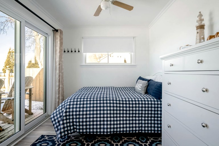 Cottages (Canada, Leamington, Ontario)