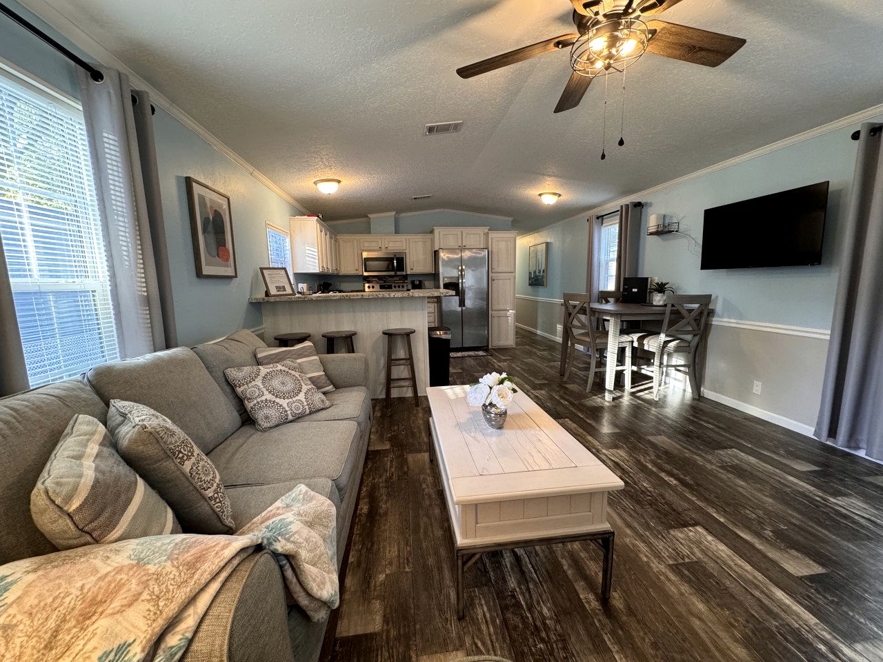 Stunning Cottage by the Rainbow River with Fantastic Amenities for a Wonderful Florida Escape