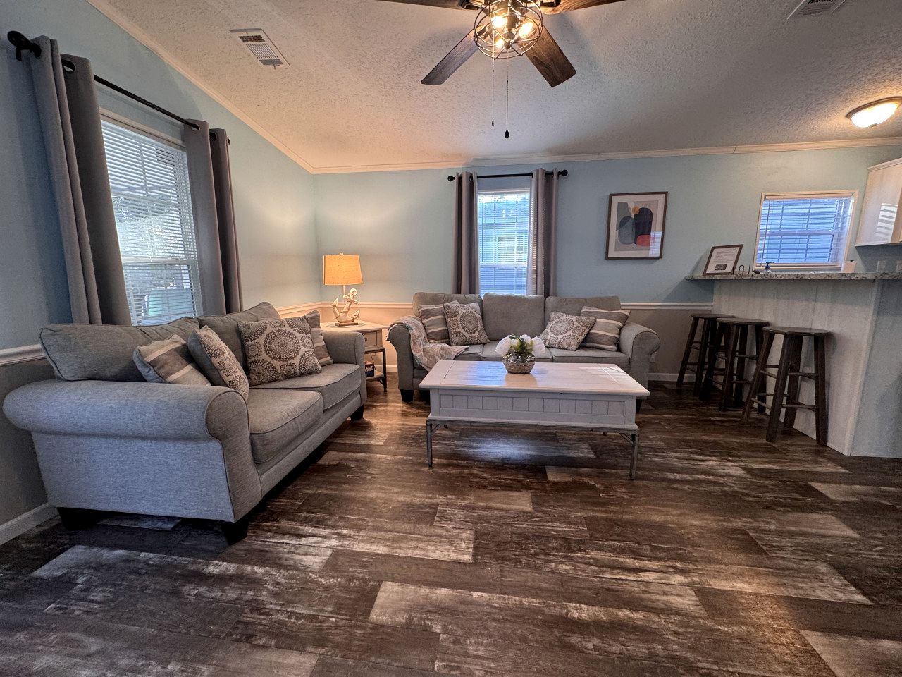 Stunning Cottage by the Rainbow River with Fantastic Amenities for a Wonderful Florida Escape