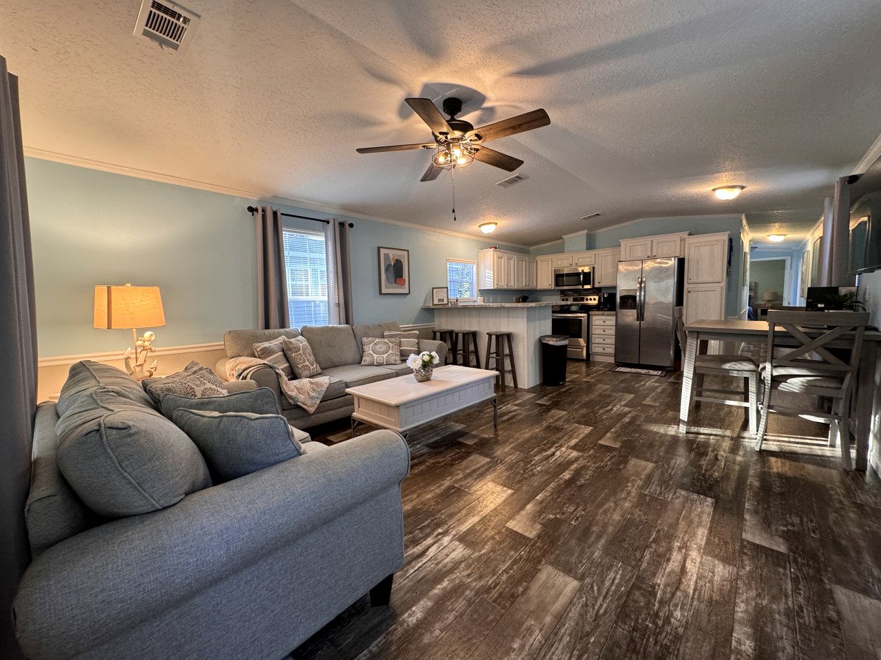 Stunning Cottage by the Rainbow River with Fantastic Amenities for a Wonderful Florida Escape