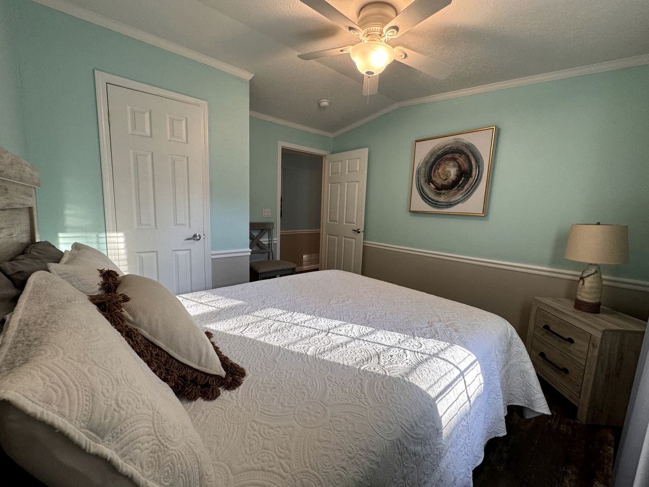 Stunning Cottage by the Rainbow River with Fantastic Amenities for a Wonderful Florida Escape