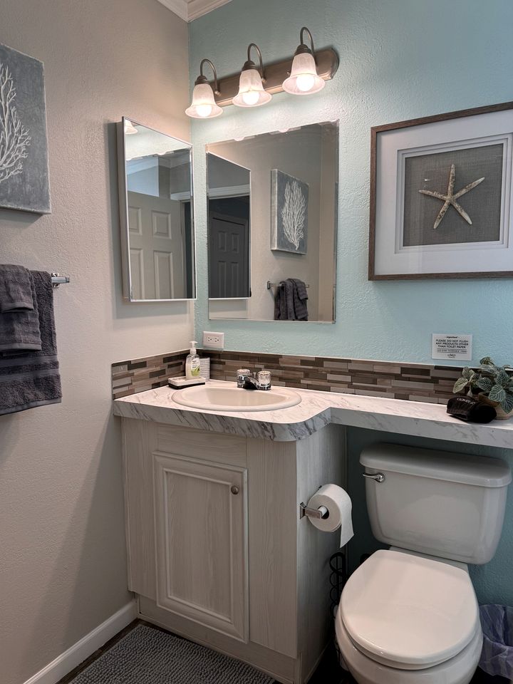 Stunning Cottage by the Rainbow River with Fantastic Amenities for a Wonderful Florida Escape