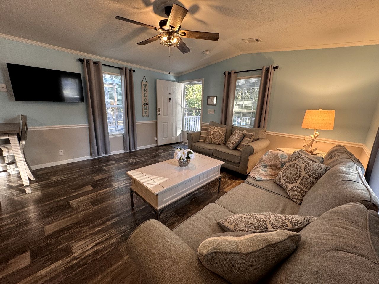 Stunning Cottage by the Rainbow River with Fantastic Amenities for a Wonderful Florida Escape