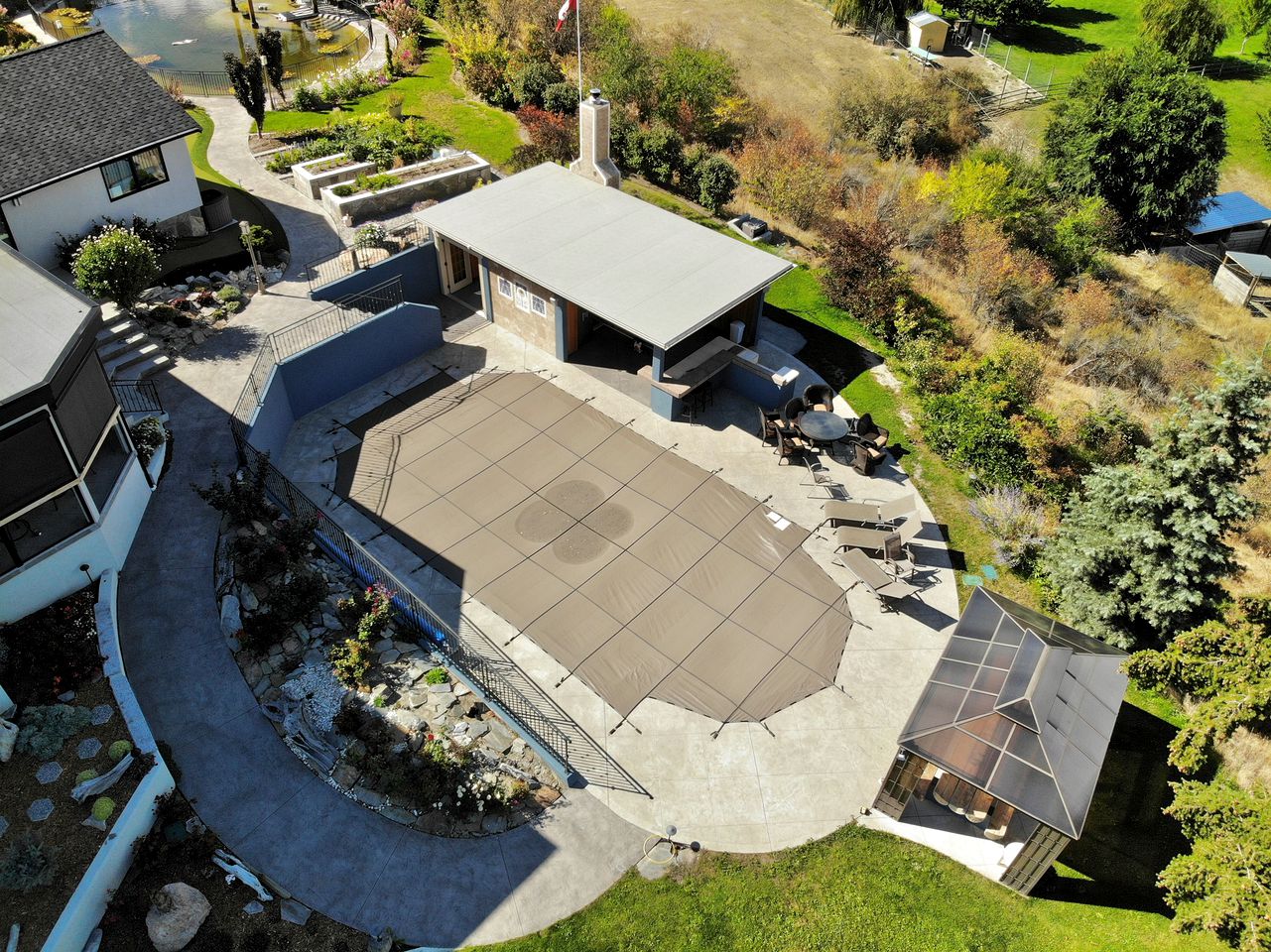 Stunning Cottage Rental Overlooking Okanagan Lake in Kaleden, British Columbia