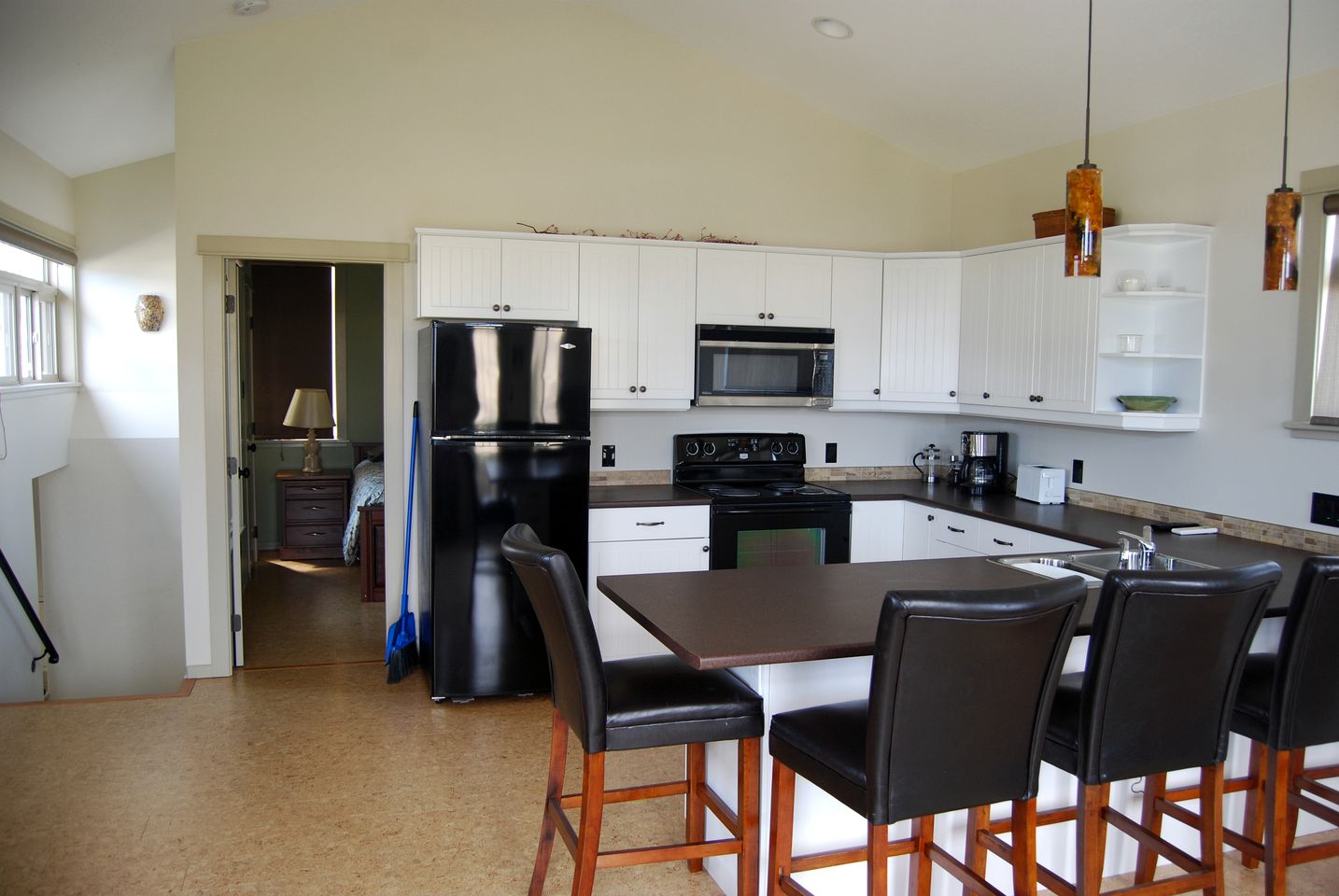 Stunning Cottage Rental Overlooking Okanagan Lake in Kaleden, British Columbia