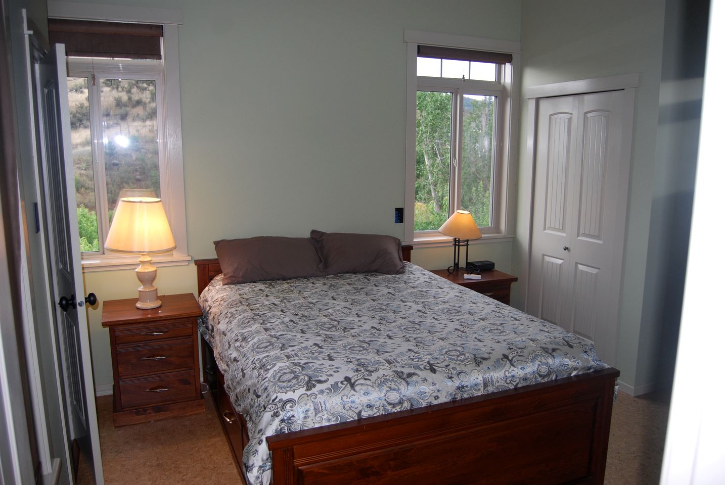 Stunning Cottage Rental Overlooking Okanagan Lake in Kaleden, British Columbia