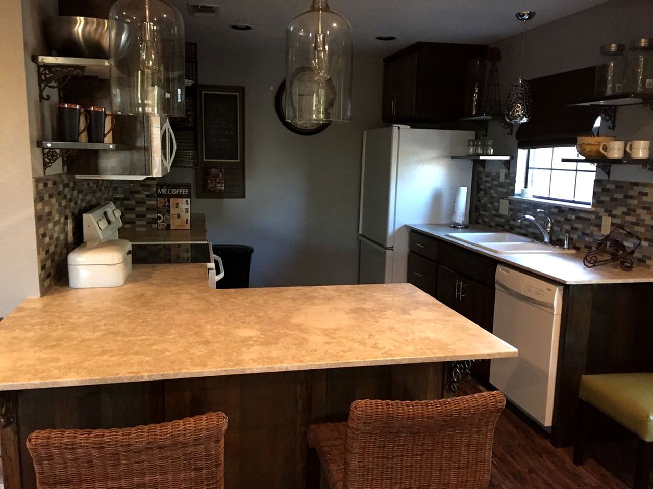 Beautifully Furnished County Cottage Rental for a Vacation in Weatherford, Texas