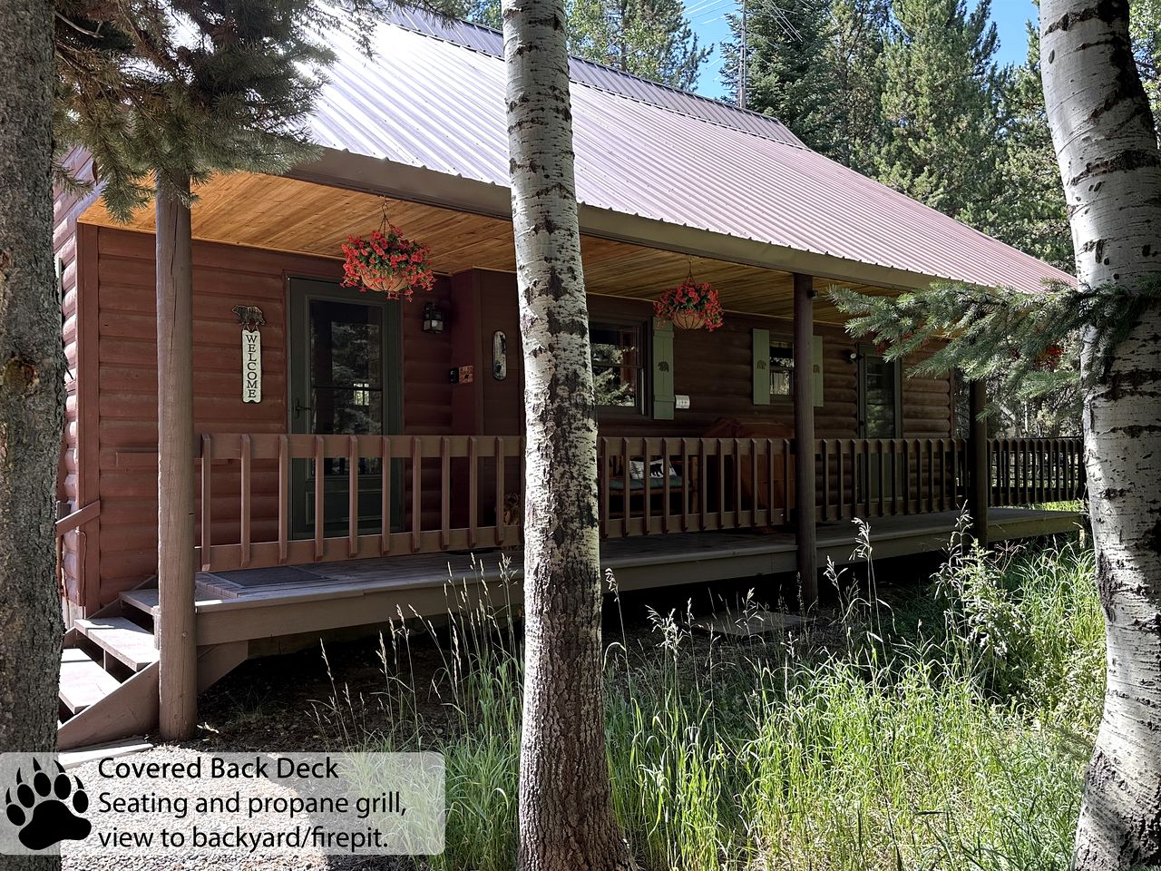 Stunning Cozy Cabin Close to Lake and Hiking Trails in Island Park, Idaho
