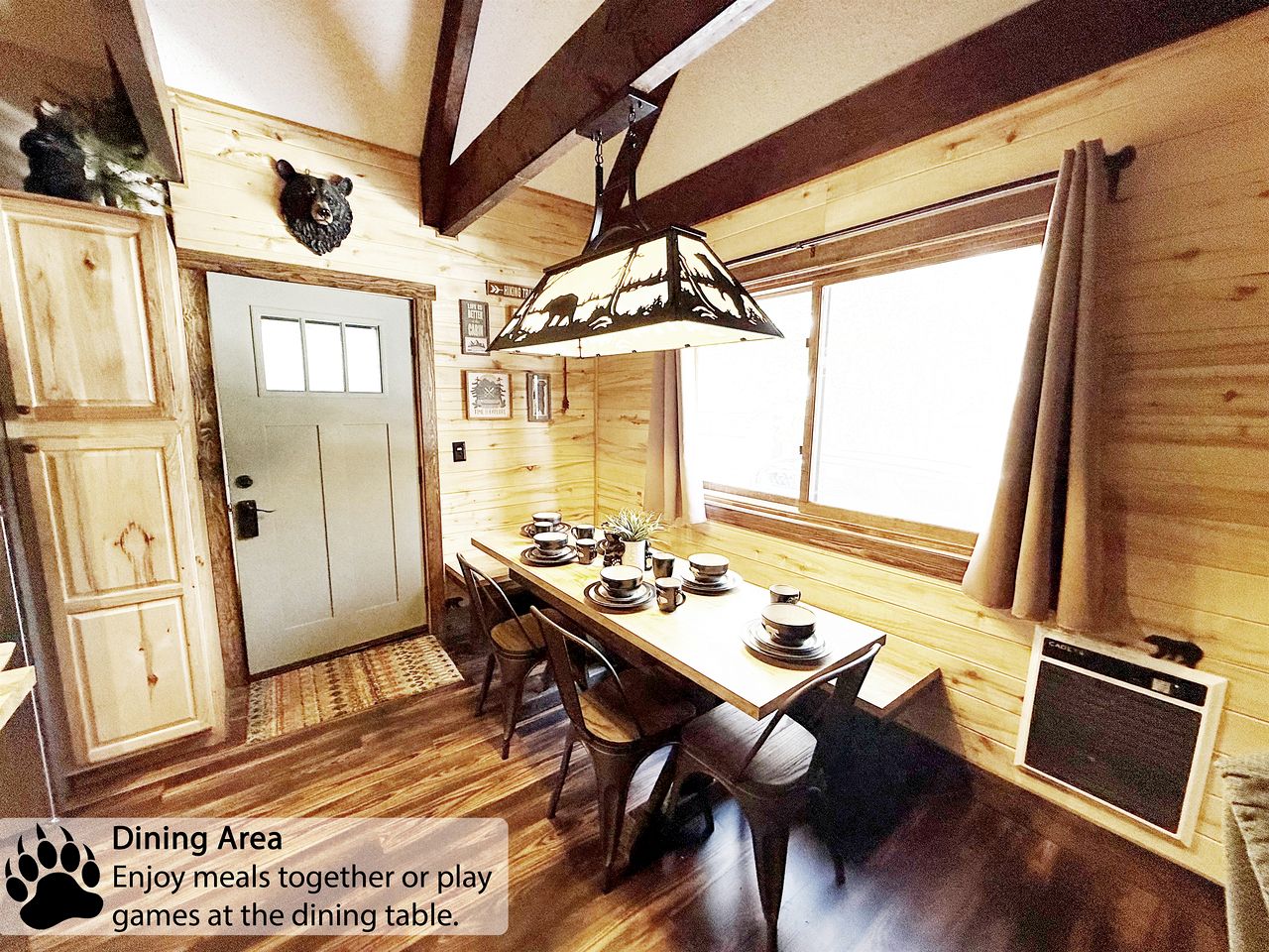 Stunning Cozy Cabin Close to Lake and Hiking Trails in Island Park, Idaho