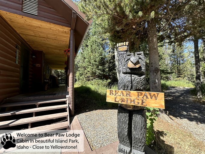 Cabins (United States of America, Island Park, Idaho)