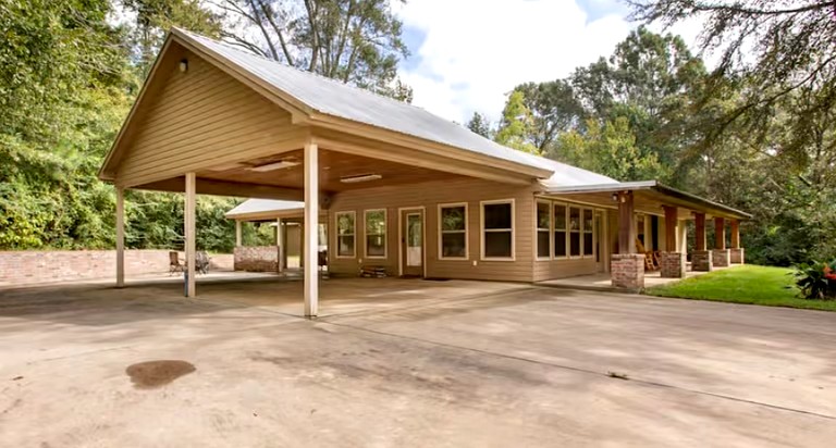 Cabins (United States of America, Liberty, Mississippi)