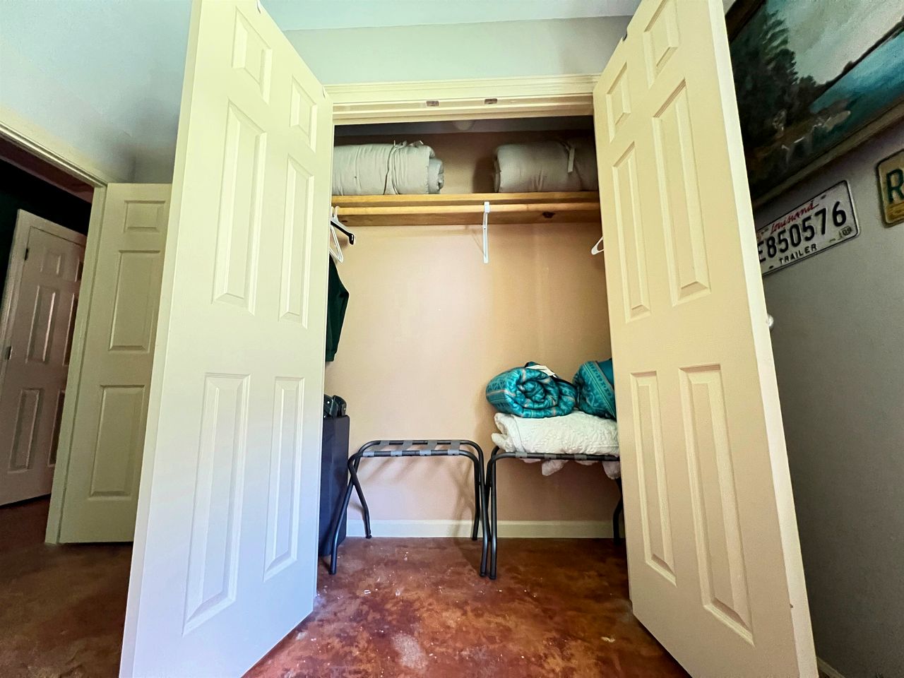 Stunning Creek-side Cabin Rental for Family Friendly Stays in Liberty, Mississippi