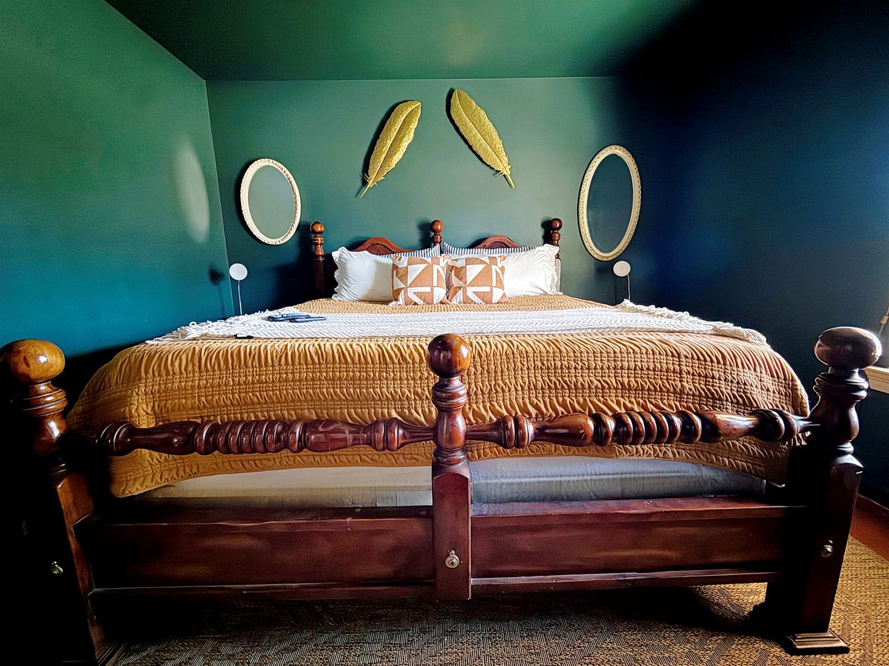 Stunning Creek-side Cabin Rental for Family Friendly Stays in Liberty, Mississippi