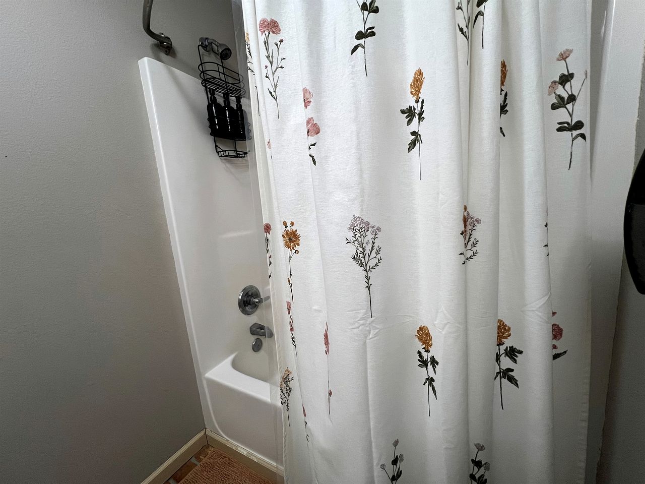 Stunning Creek-side Cabin Rental for Family Friendly Stays in Liberty, Mississippi