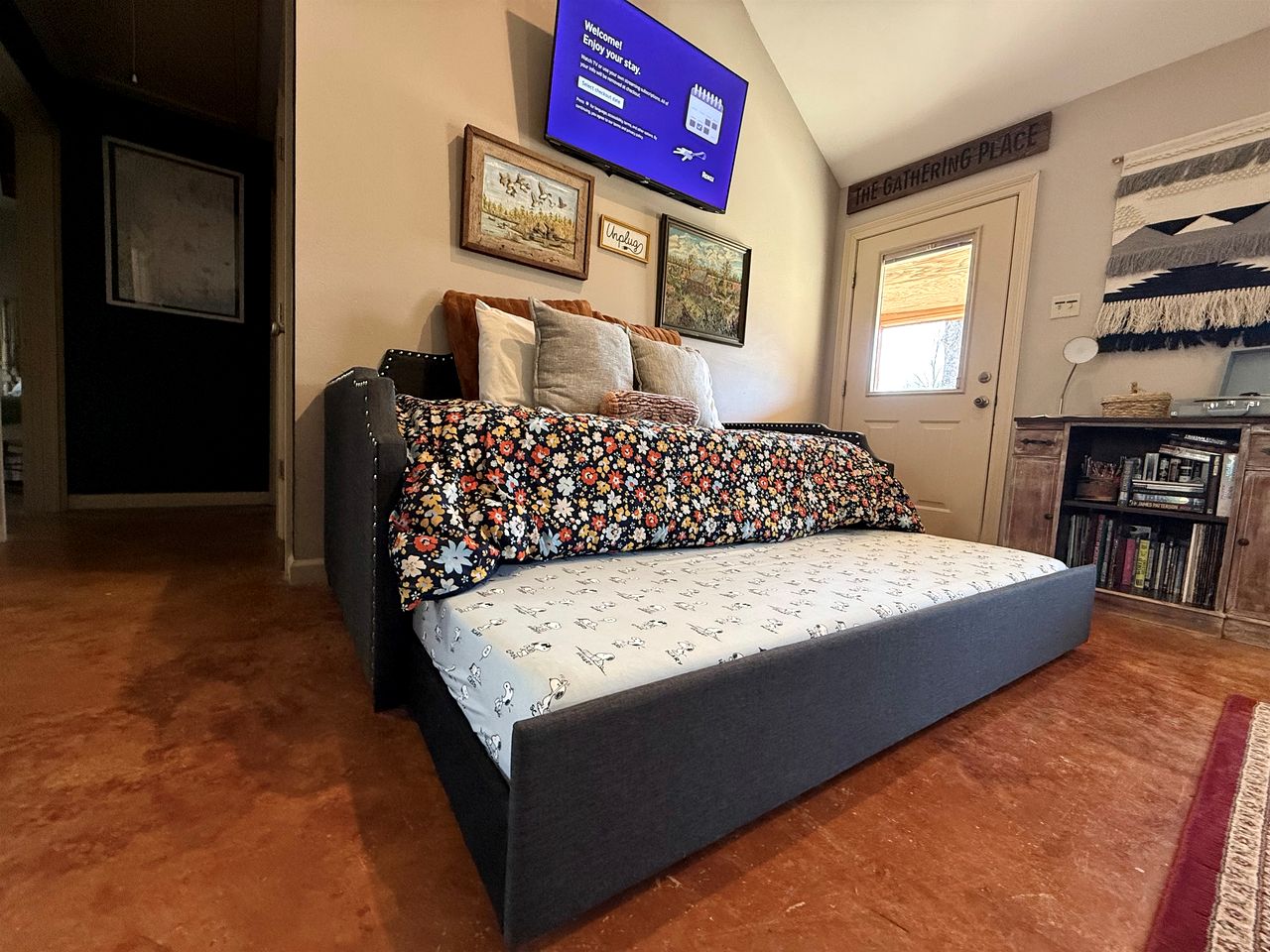 Stunning Creek-side Cabin Rental for Family Friendly Stays in Liberty, Mississippi