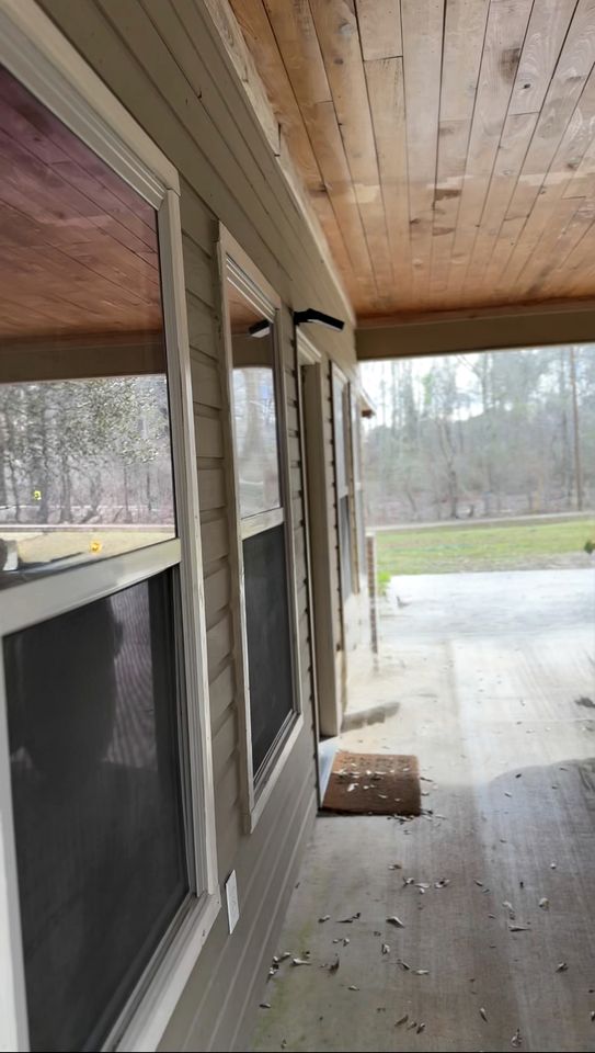 Stunning Creek-side Cabin Rental for Family Friendly Stays in Liberty, Mississippi