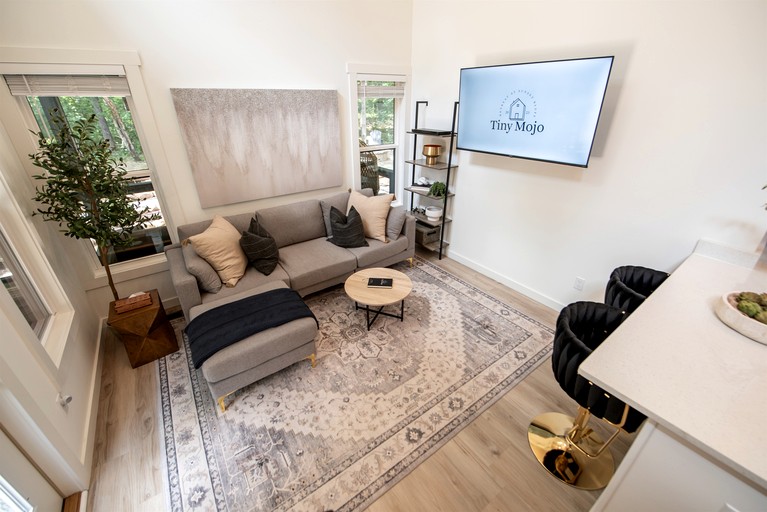 Tiny Mojo, Tiny Houses, Monteagle, United States of America Glamping Hub