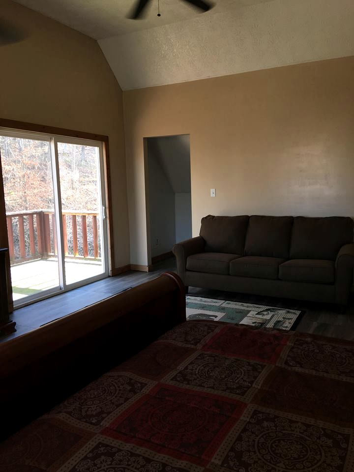 Stunning Getaway Cabin with Expansive Decks near Huntington, West Virginia