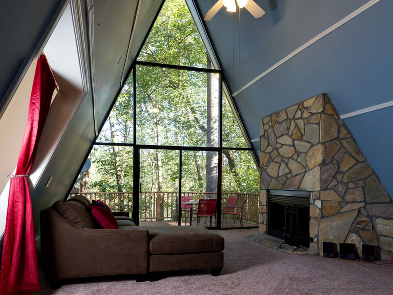 Stunning Lakefront Cabin with a Pool Table in Gainesville, Georgia