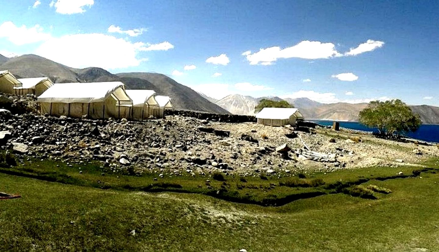 Stunning Lakeside Tents Cradled by the Himalayas in India