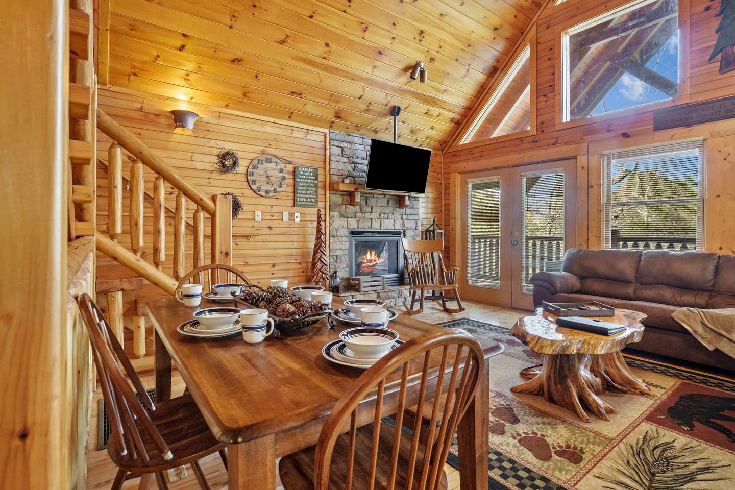 Stunning Log Cabin with Movie Theatre & Hot Tub near Arts and Crafts District in Gatlinburg, TN