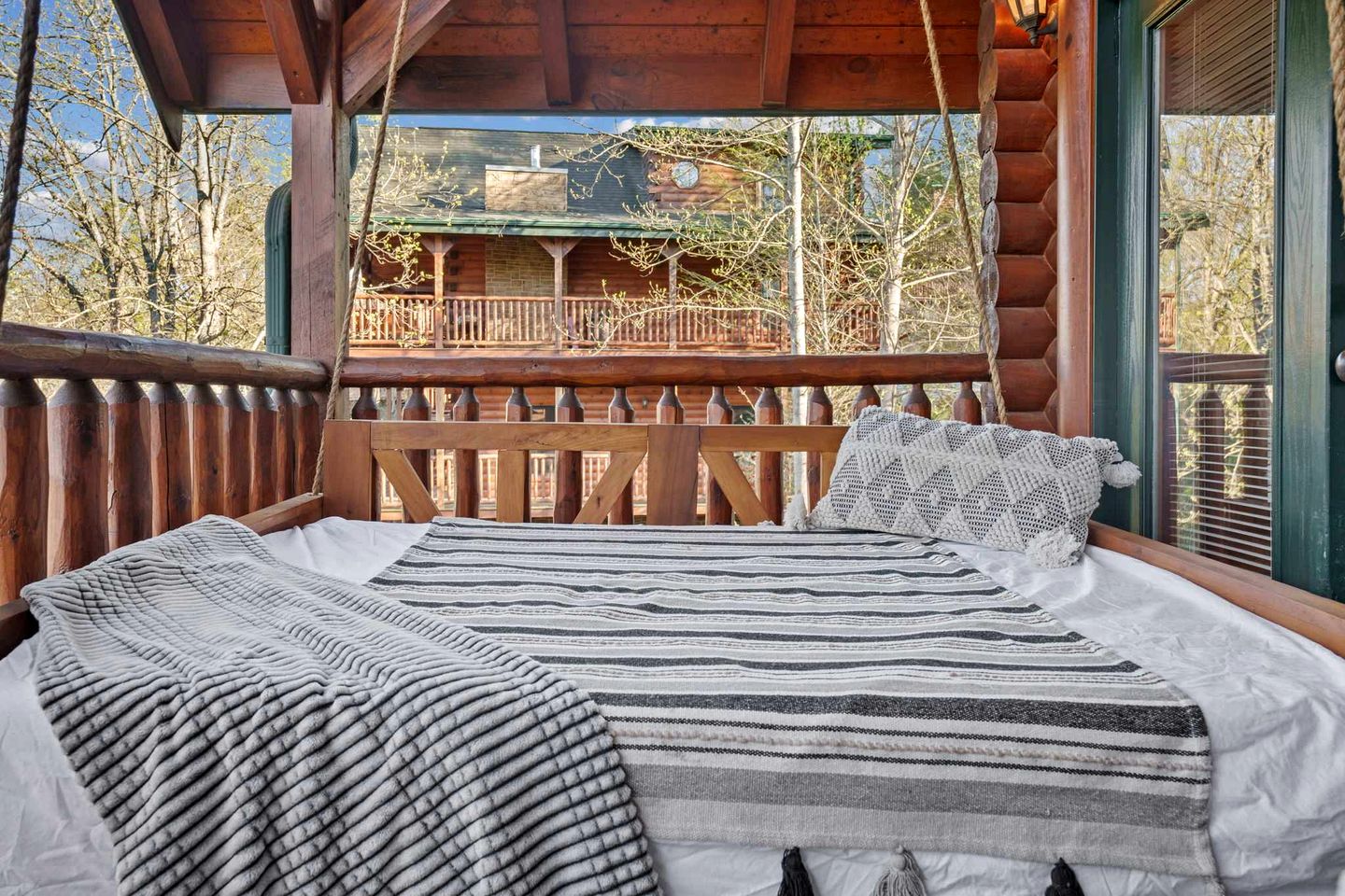 Stunning Log Cabin with Movie Theatre & Hot Tub near Arts and Crafts District in Gatlinburg, TN