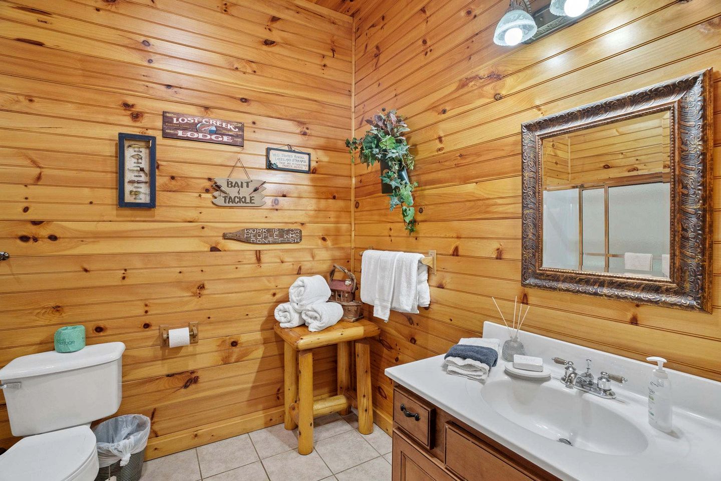 Stunning Log Cabin with Movie Theatre & Hot Tub near Arts and Crafts District in Gatlinburg, TN