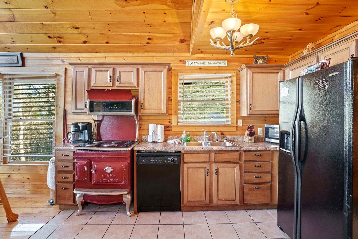 Stunning Log Cabin with Movie Theatre & Hot Tub near Arts and Crafts District in Gatlinburg, TN