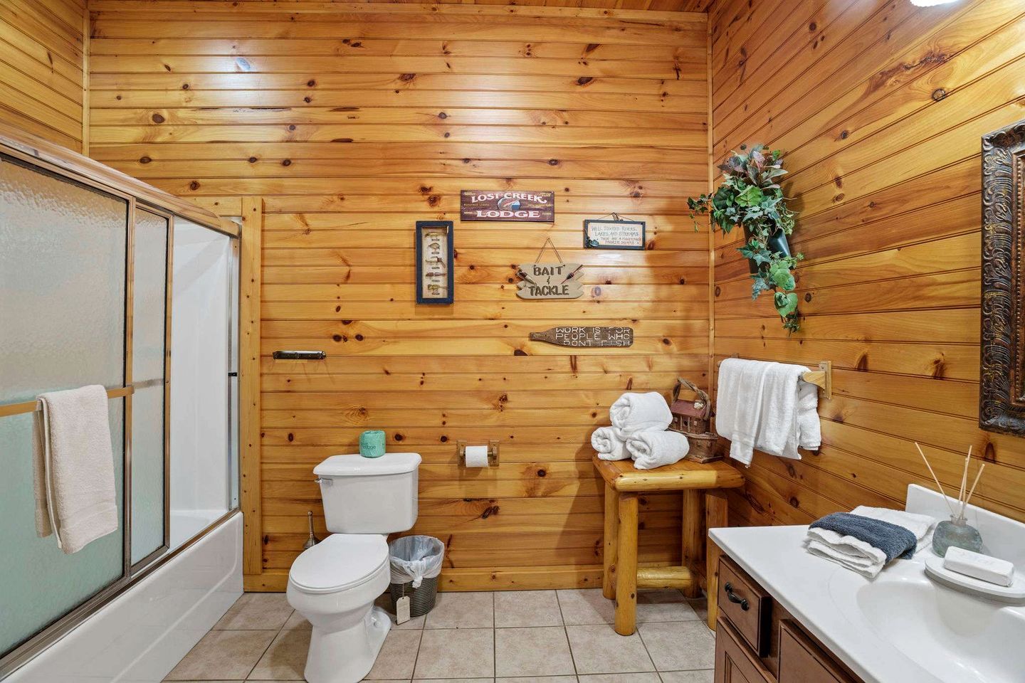 Stunning Log Cabin with Movie Theatre & Hot Tub near Arts and Crafts District in Gatlinburg, TN