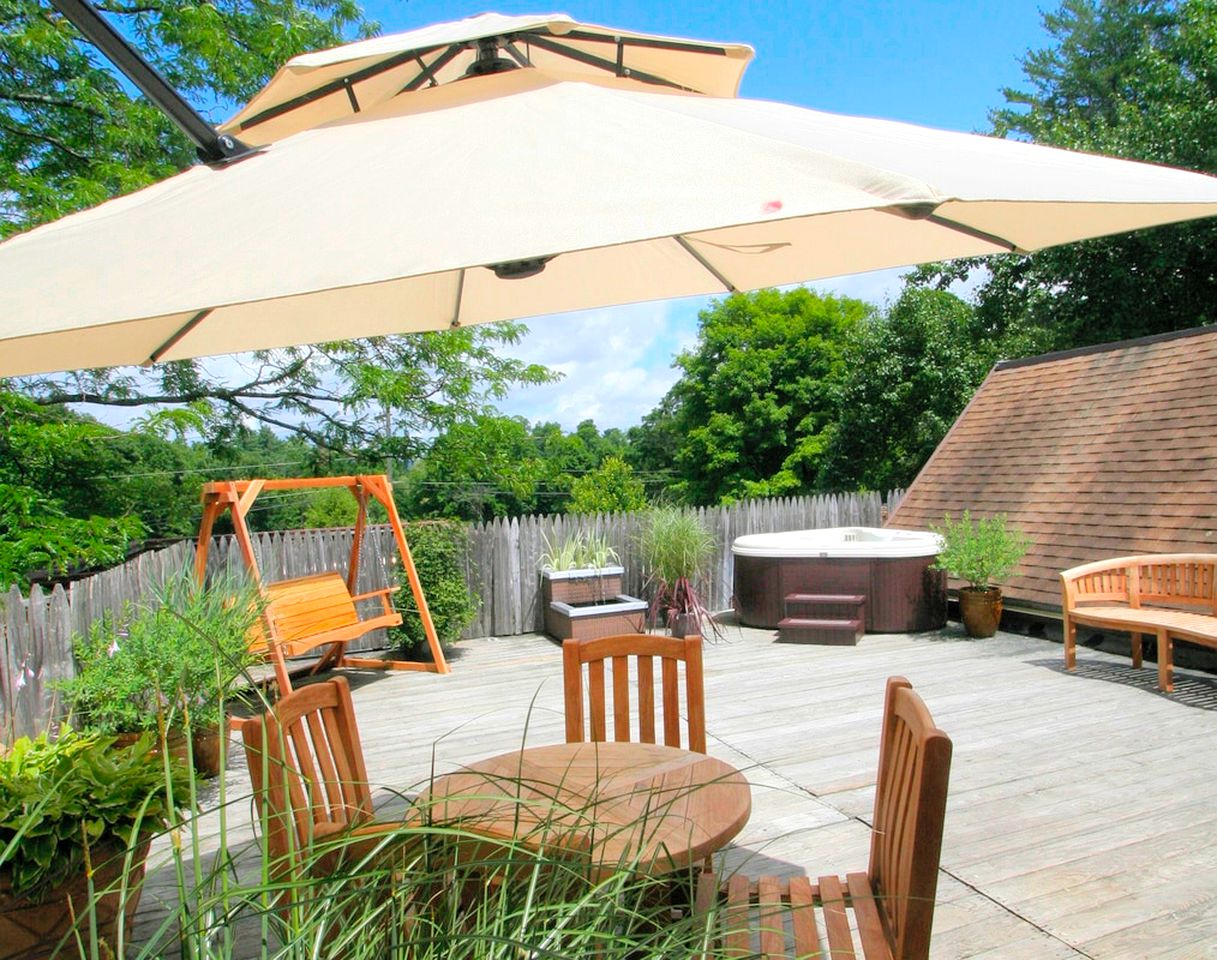 Stunning Luxury Suite for a Romantic Getaway near the Mohawk State Forest, Connecticut