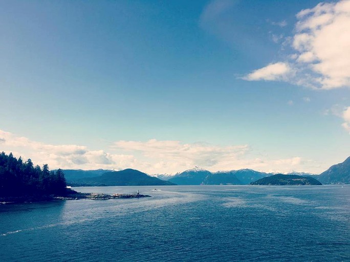 Tented Cabins (Halfmoon Bay, British Columbia, Canada)