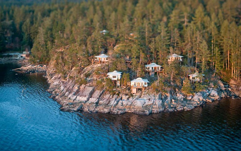 Tented Cabins (Halfmoon Bay, British Columbia, Canada)