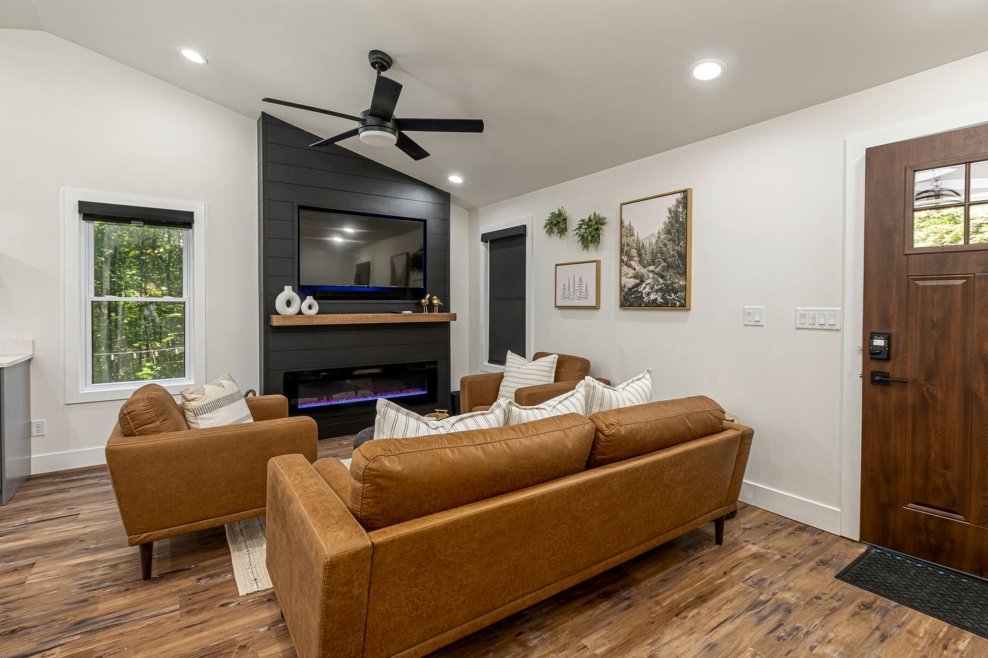 Stunning Modern Cabin with Hot-tub in Makanda, illinois