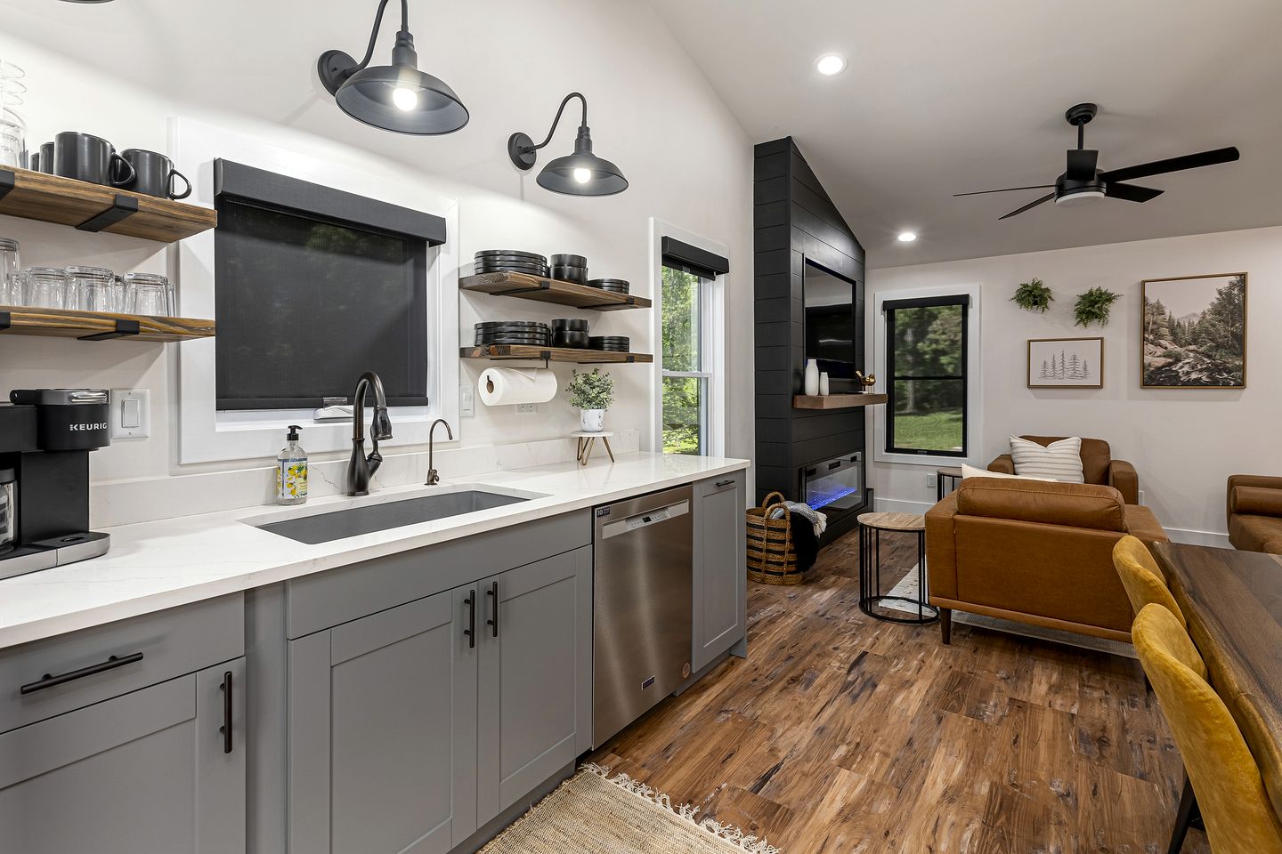 Stunning Modern Cabin with Hot-tub in Makanda, illinois