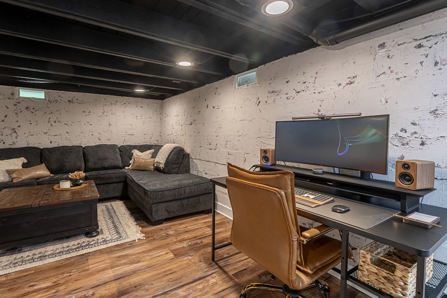 Stunning Modern Cabin with Hot-tub in Makanda, illinois