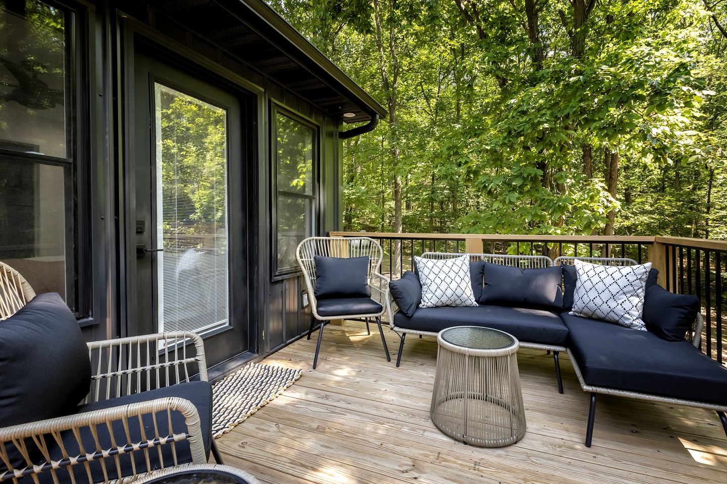 Stunning Modern Cabin with Hot-tub in Makanda, illinois