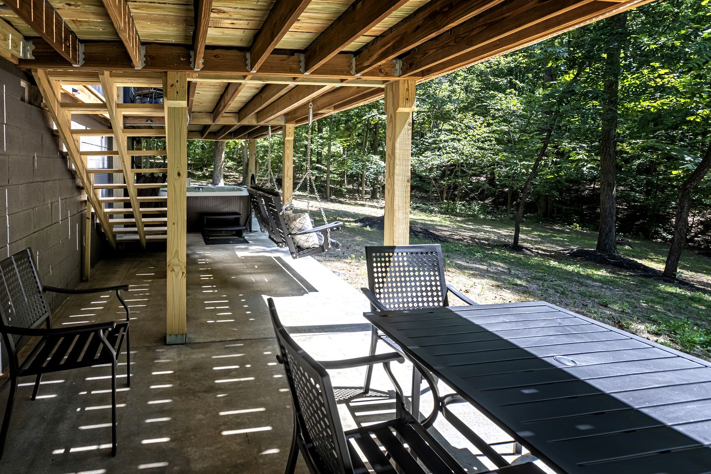 Stunning Modern Cabin with Hot-tub in Makanda, illinois