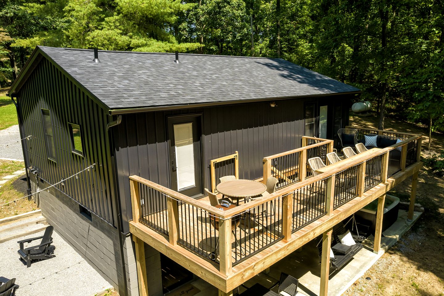 Stunning Modern Cabin with Hot-tub in Makanda, illinois