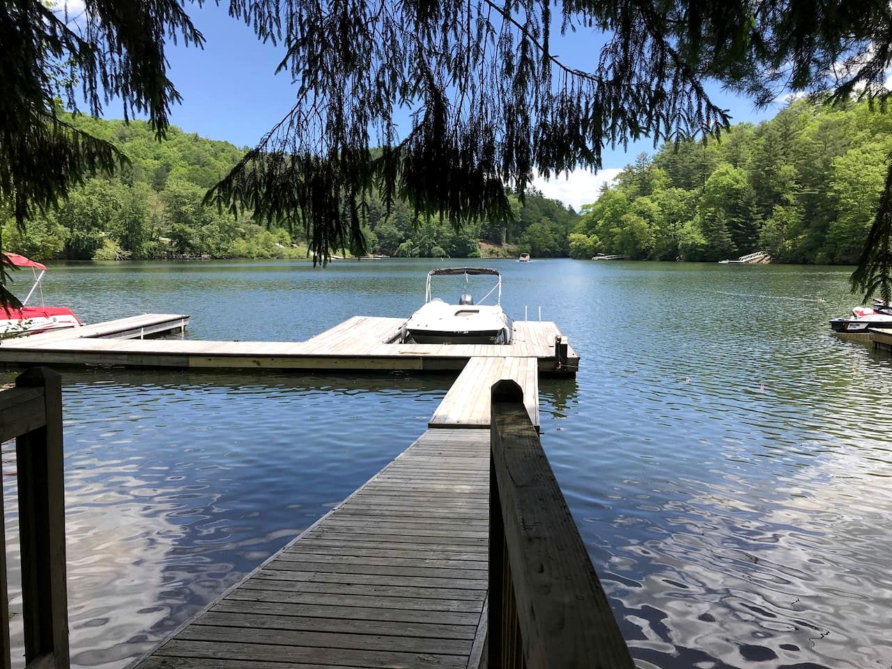Beautiful Cabin with Gorgeous Views from the Spacious Deck for an Amazing Getaway by Lake Glenville in Cullowhee, North Carolina