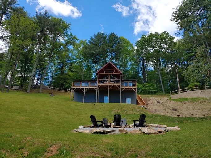 Cabins (United States of America, Cullowhee, North Carolina)