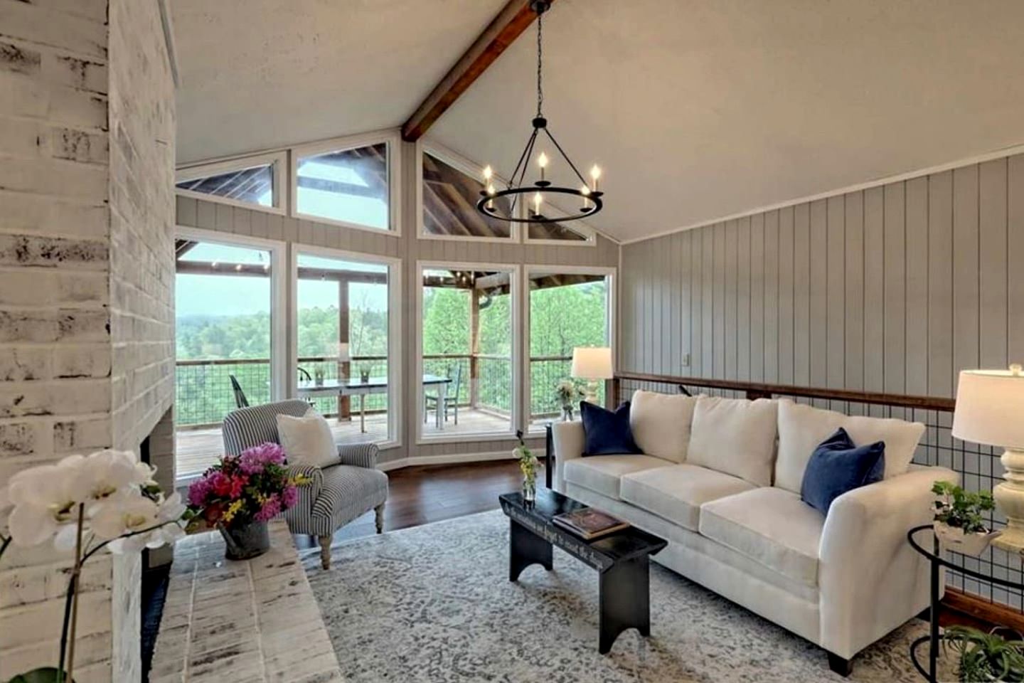 Beautiful Cabin with Gorgeous Views from the Spacious Deck for an Amazing Getaway by Lake Glenville in Cullowhee, North Carolina