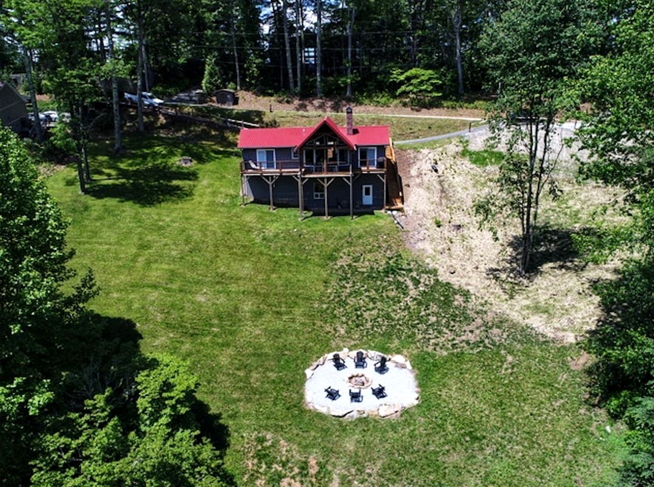 Beautiful Cabin with Gorgeous Views from the Spacious Deck for an Amazing Getaway by Lake Glenville in Cullowhee, North Carolina