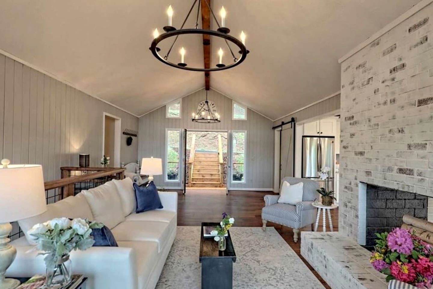 Beautiful Cabin with Gorgeous Views from the Spacious Deck for an Amazing Getaway by Lake Glenville in Cullowhee, North Carolina