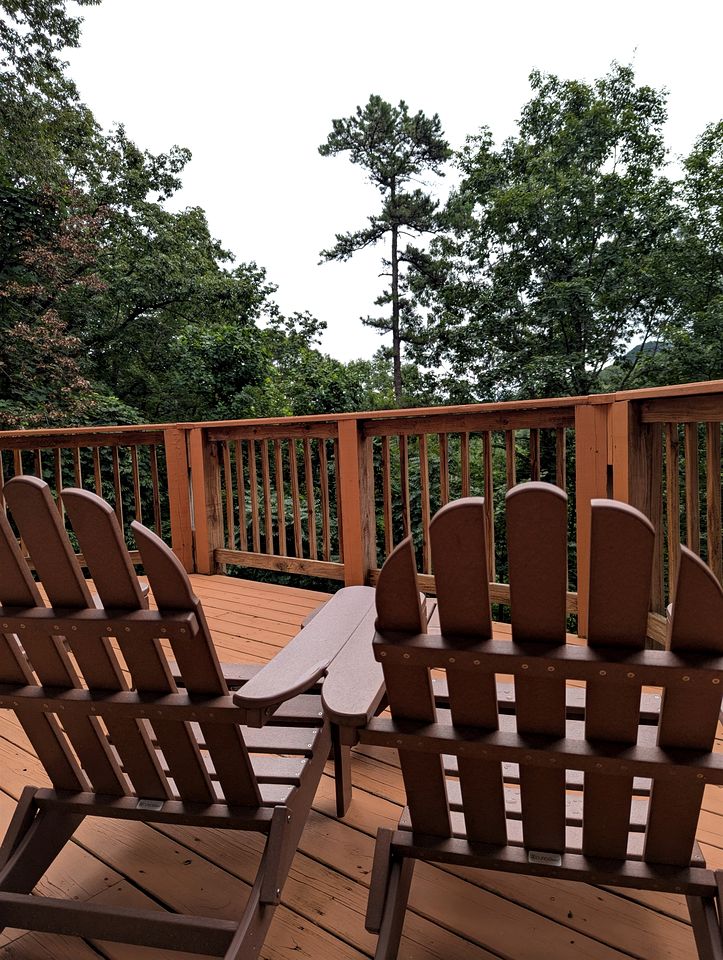 Stunning Mountain Cabin with Hot Tub and Game Room Near Asheville in Old Fort, NC