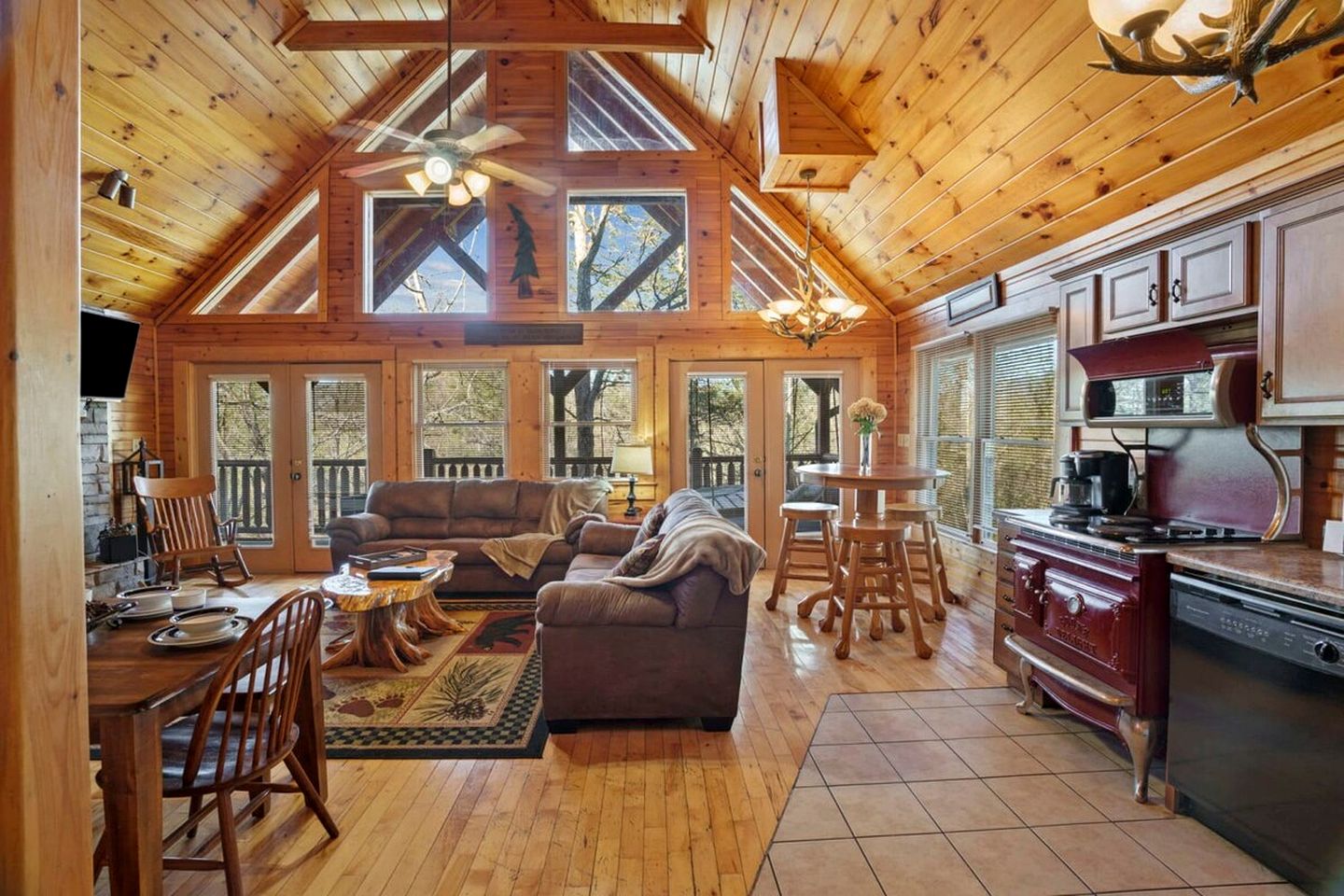 Stunning Log Cabin with Movie Theatre & Hot Tub near Arts and Crafts District in Gatlinburg, TN